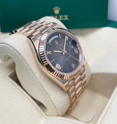 Rolex Day-date 40 Unworn Day-date 40mm Slate Ombre Dial 228235 Rose Gold Presidential Bracelet