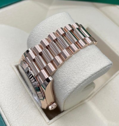 Rolex Day-date 40 Unworn Day-date 40mm Slate Ombre Dial 228235 Rose Gold Presidential Bracelet
