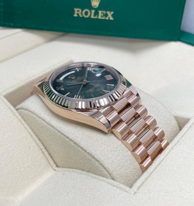 Rolex Day-date 40 Unworn Day-date 40mm Slate Ombre Dial 228235 Rose Gold Presidential Bracelet