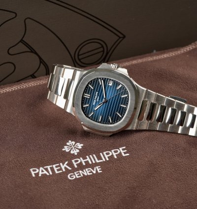 Patek Philippe Nautilus White Gold 2022 Box And Papers