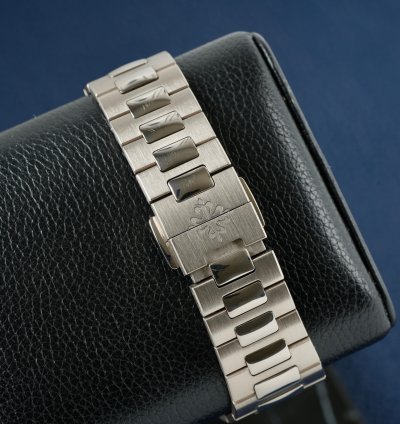 Patek Philippe Nautilus White Gold 2022 Box And Papers