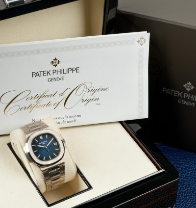 Patek Philippe Nautilus White Gold 2022 Box And Papers