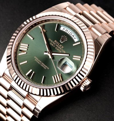Rolex Day-date 40 Unworn Full Set 228235