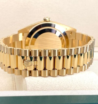 Rolex Day-date 40 Unworn Full Set Green Dial 228238