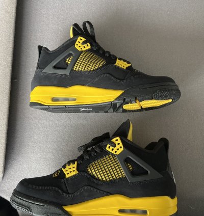 Jordan 4 Thunder 2023 Worn Once
