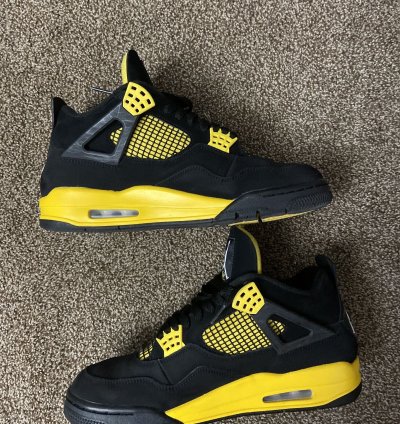 Jordan 4 Thunder Size 10 5 Barely Worn