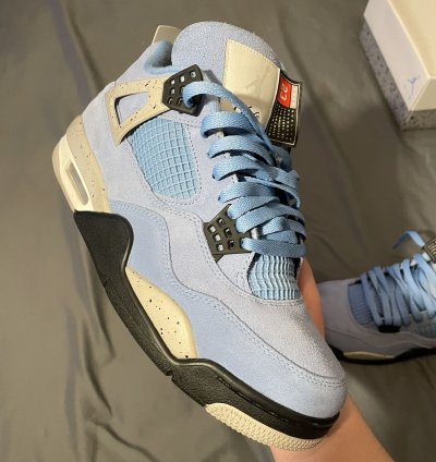 Jordan 4 Unc