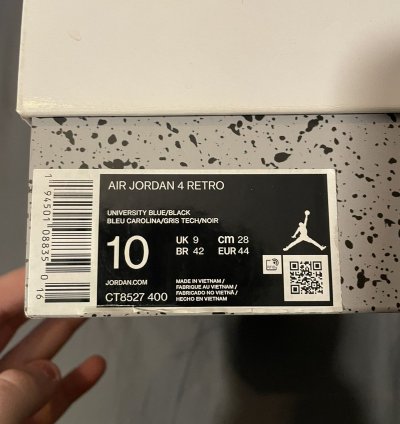 Jordan 4 Unc