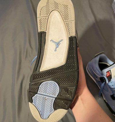 Jordan 4 Unc