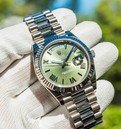 Rolex Day-date 40 White Gold - Olive Green Dial