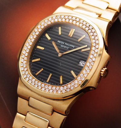 Patek Philippe Nautilus Yellow Gold Nautilus Ref 3700 With Diamond Bezel