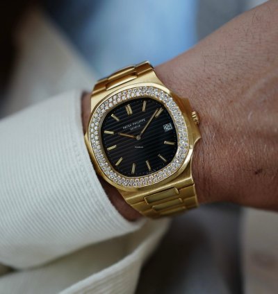 Patek Philippe Nautilus Yellow Gold Nautilus Ref 3700 With Diamond Bezel