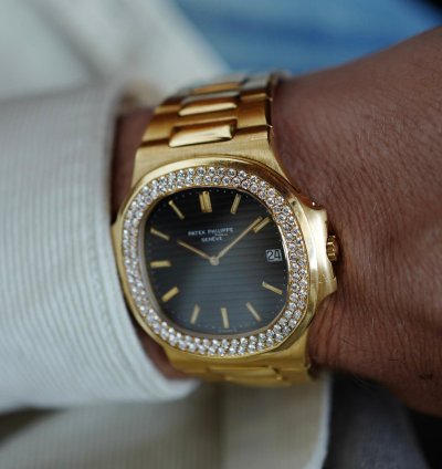 Patek Philippe Nautilus Yellow Gold Nautilus Ref 3700 With Diamond Bezel