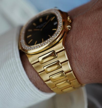 Patek Philippe Nautilus Yellow Gold Nautilus Ref 3700 With Diamond Bezel