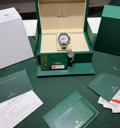 Rolex Daytona Panda White Nuovo 2025 Aprile New Model Full Set Con Documenti Scatola Rolex