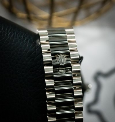 Rolex Day-date 40 White Gold Blue Dial President Bracelet Bnib Complete Set