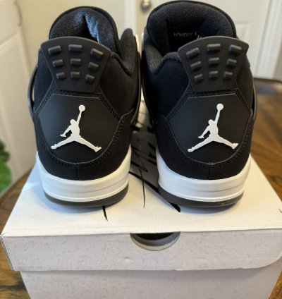 Jordan 4 White Thunder