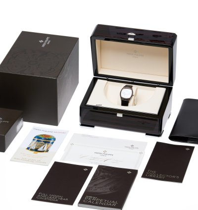 Patek Philippe Perpetual Calendar 18k White Gold 5940g-001 - Com003403
