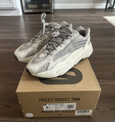 2018 Yeezy Boost 700 V2 Static - Pair 1st Batch Yzy