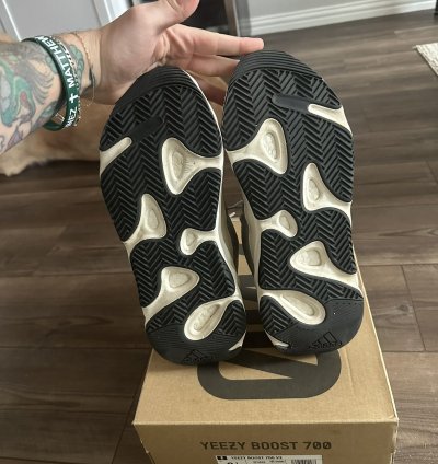 2018 Yeezy Boost 700 V2 Static - Pair 1st Batch Yzy