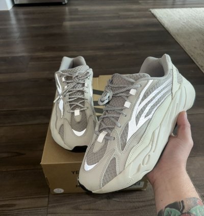 2018 Yeezy Boost 700 V2 Static - Pair 1st Batch Yzy
