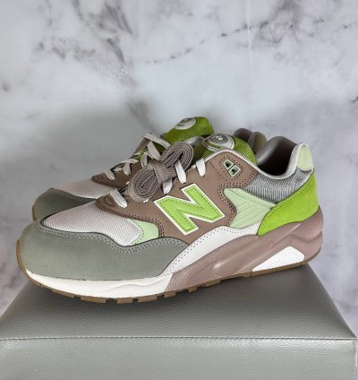 580 Cream Green