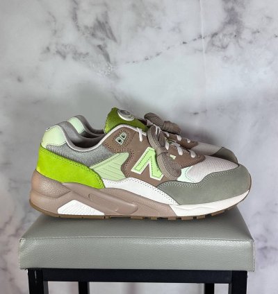 580 Cream Green