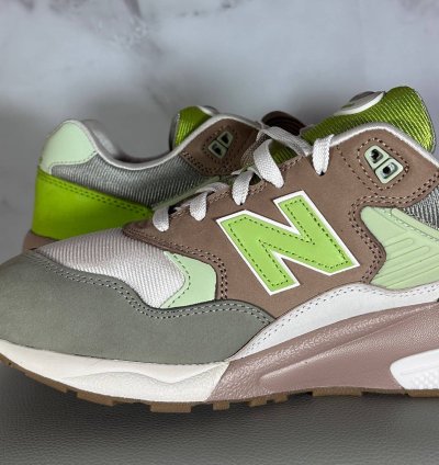 580 Cream Green