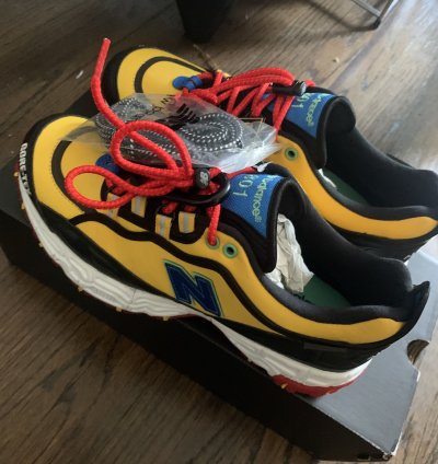 801 Gore-tex The Apartment Toucan