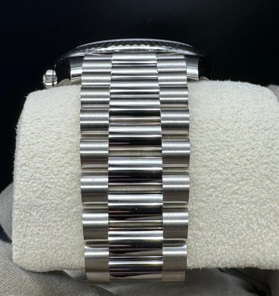 Rolex Day-date 40 White Gold Olive Dial Unworn