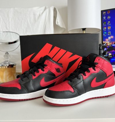 2020 Air Jordan 1 Mid Gs Banned