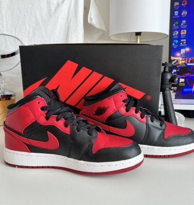 2020 Air Jordan 1 Mid Gs Banned