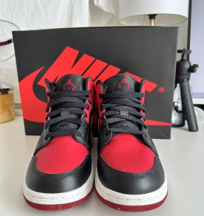 2020 Air Jordan 1 Mid Gs Banned