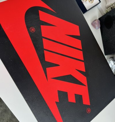2020 Air Jordan 1 Mid Gs Banned