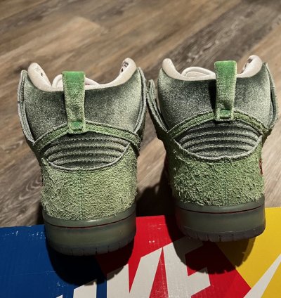 Nike Sb Dunk High Strawberry Cough
