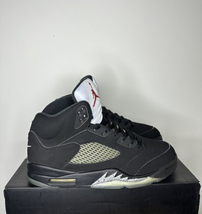 Jordan 5 Metallic Black