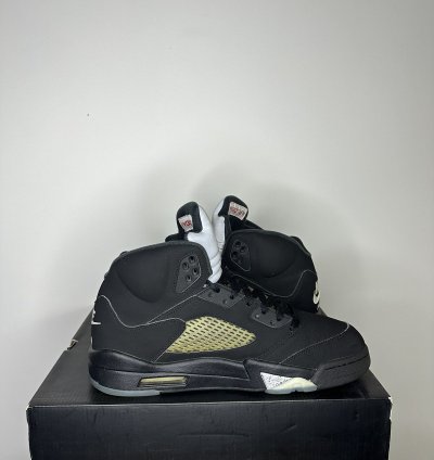Jordan 5 Metallic Black