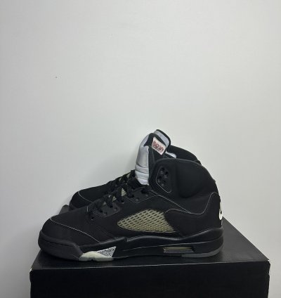 Jordan 5 Metallic Black