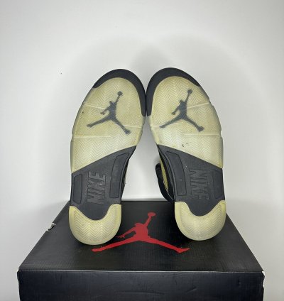 Jordan 5 Metallic Black