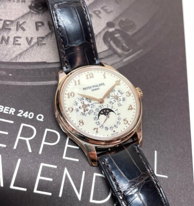 Patek Philippe Perpetual Calendar 39mm Rose Gold Ref 5327r-001