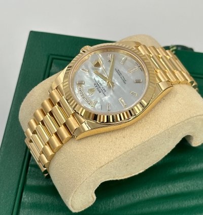 Rolex Day-date 40 White Mother Of Pearl Diamonds Dial