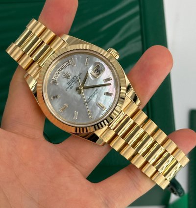 Rolex Day-date 40 White Mother Of Pearl Diamonds Dial