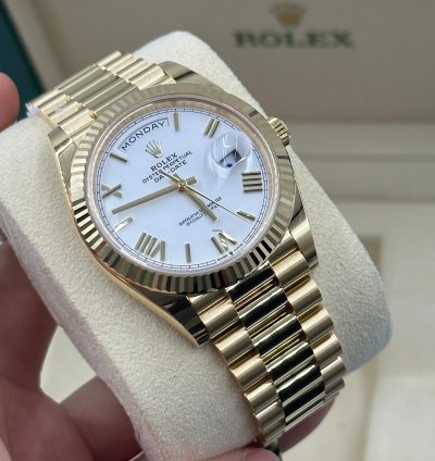 Rolex Day-date 40 White Roman