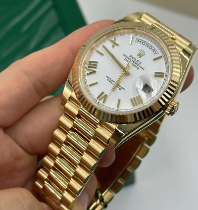 Rolex Day-date 40 White Roman