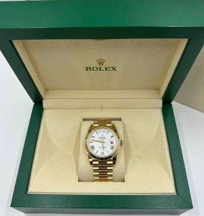 Rolex Day-date 40 White Roman