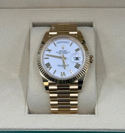 Rolex Day-date 40 White Roman