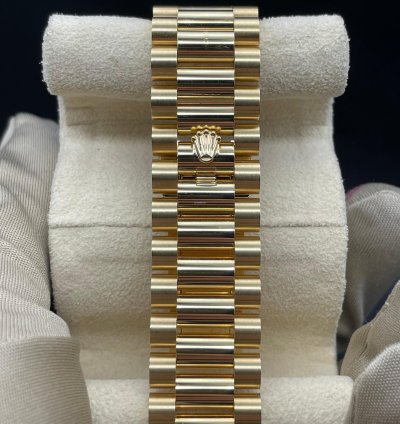 Rolex Day-date 40 White Roman Dial Unworn