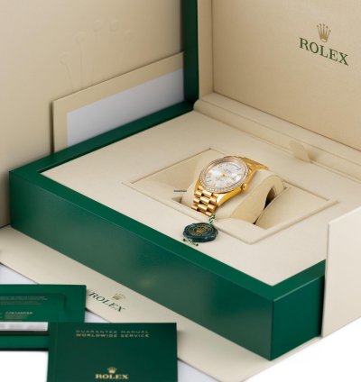Rolex Day-date 40 Yellow Gold 18k Diamond Bezel Silver Roman Dial Ref 228348rbr Full Set Unworn