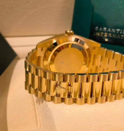 Rolex Day-date 40 Yellow Gold Black Baguette Dial