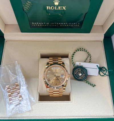 Rolex Day-date 40 Yellow Gold Champagne Dial Box And Papers